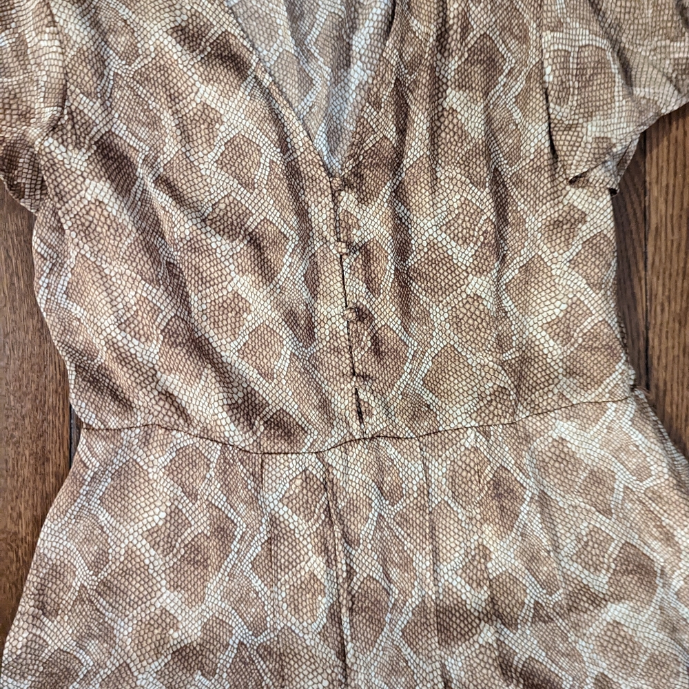 🆕 NWOT Paige flowy Alayna bronze snake print dress w/2 front slits (no belt) - Picture 11 of 16
